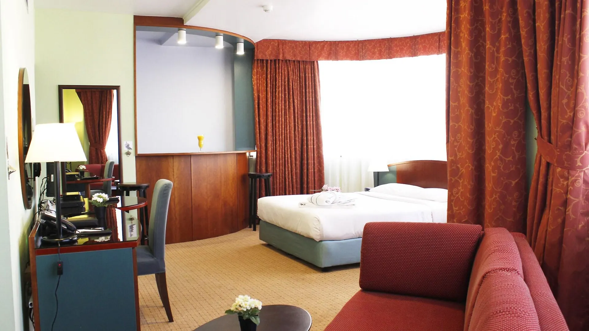 Al Diar Dana Hotel 아부다비 2*,  아랍에미리트
